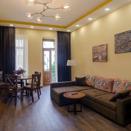 Home@97 On Aghmashenebeli Avenue Τυφλίδα Εξωτερικό φωτογραφία