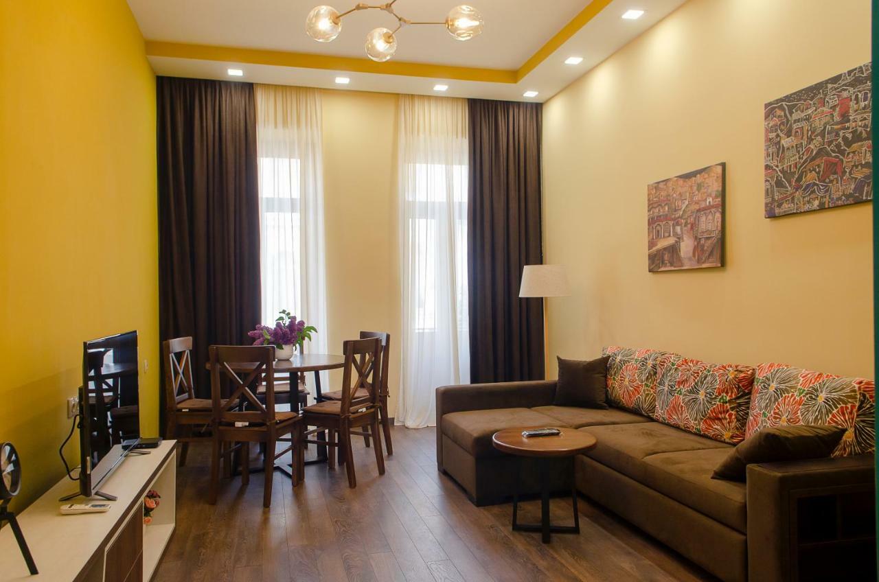 Home@97 On Aghmashenebeli Avenue Τυφλίδα Εξωτερικό φωτογραφία